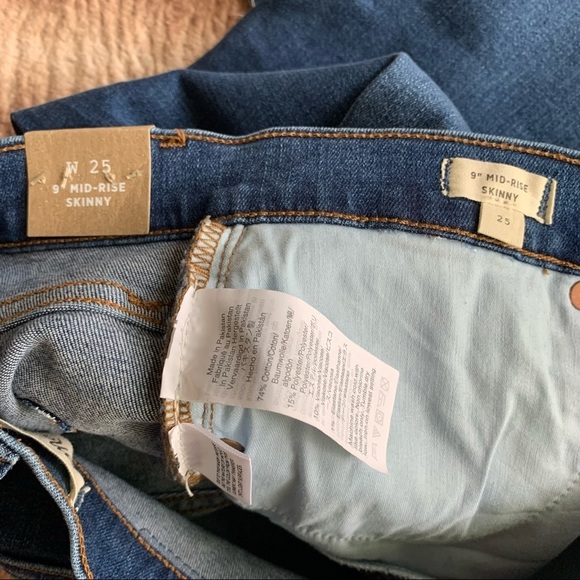 Madewell Mid Rise 9 Inch Button Front Skinny Jean - Picture 9 of 10